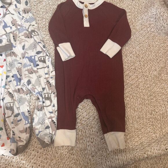 3/6 month bundle of one piece footie sleepers - Picture 2 of 7